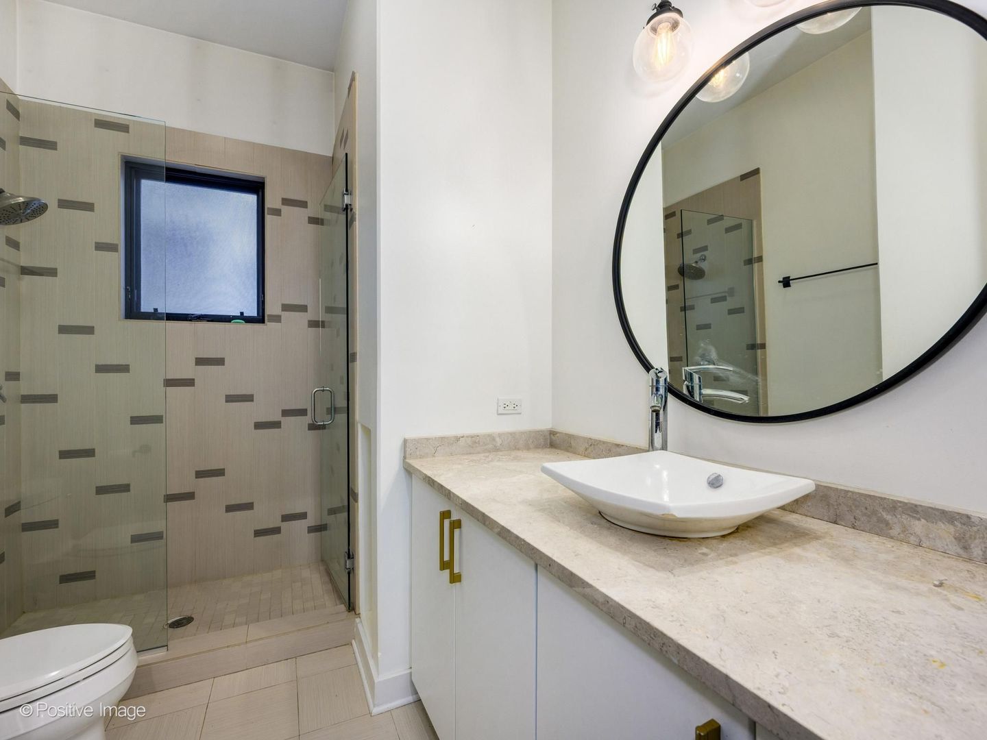 2455 W Walton Street Unit: 3