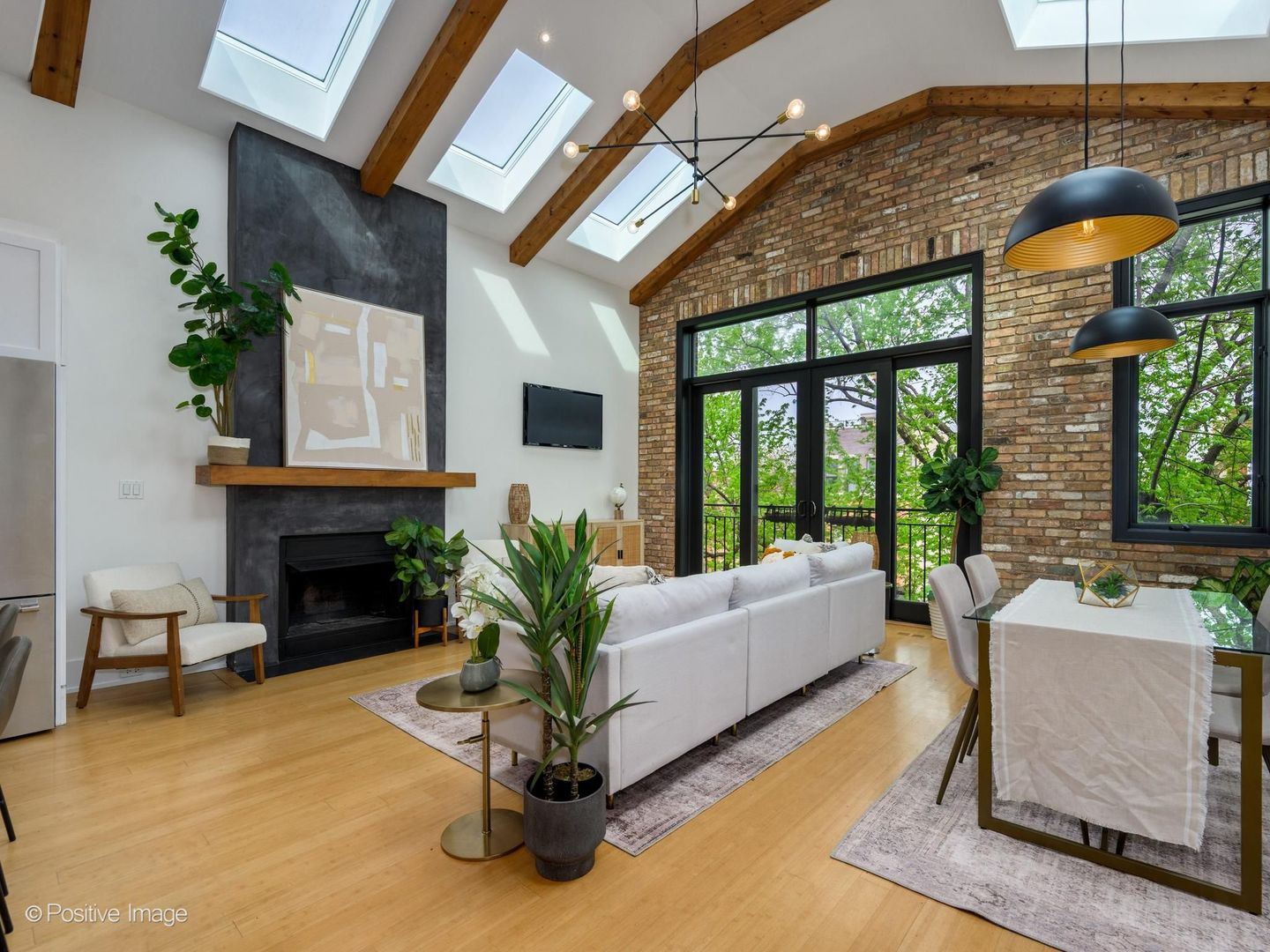 2455 W Walton Street Unit: 3