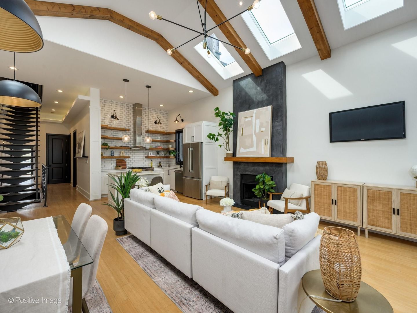 2455 W Walton Street Unit: 3