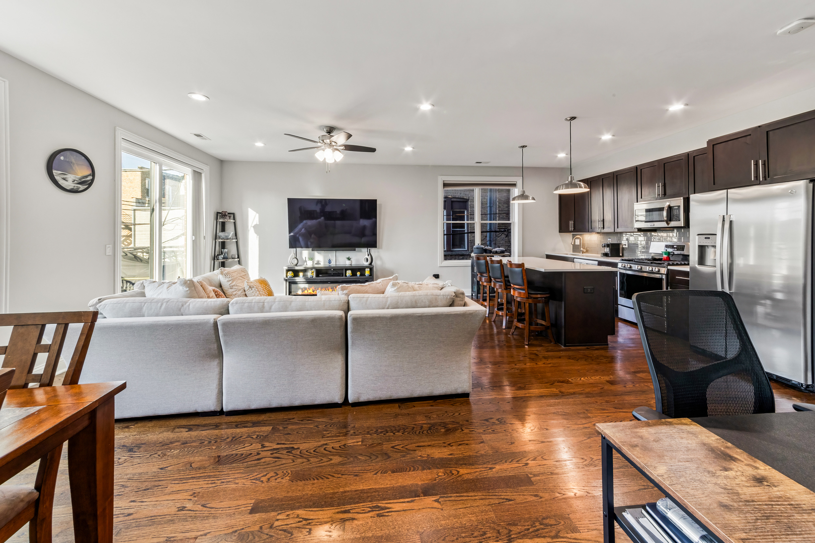 2605 W NORTH Avenue Unit: 2C