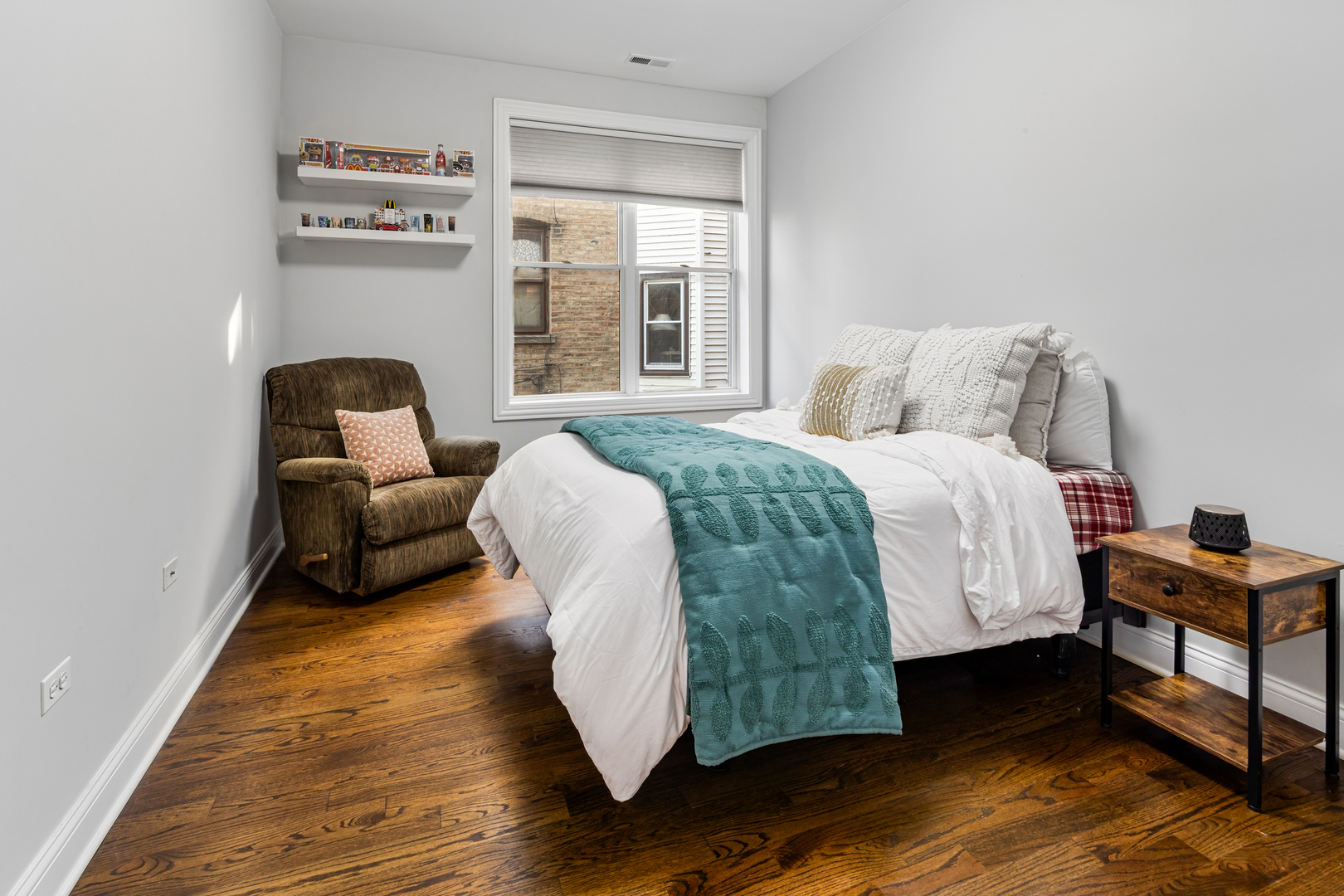 2605 W NORTH Avenue Unit: 2C