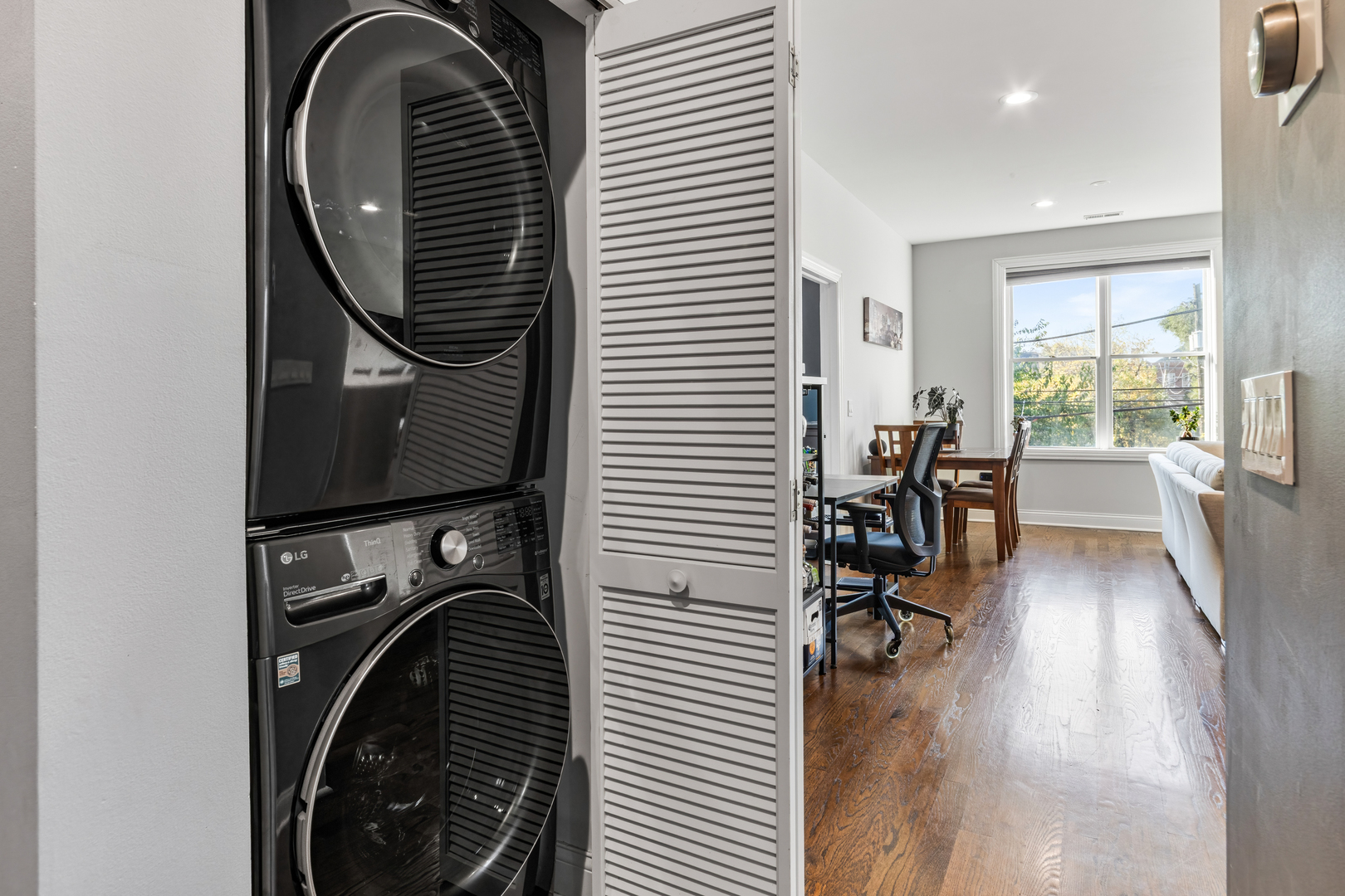 2605 W NORTH Avenue Unit: 2C