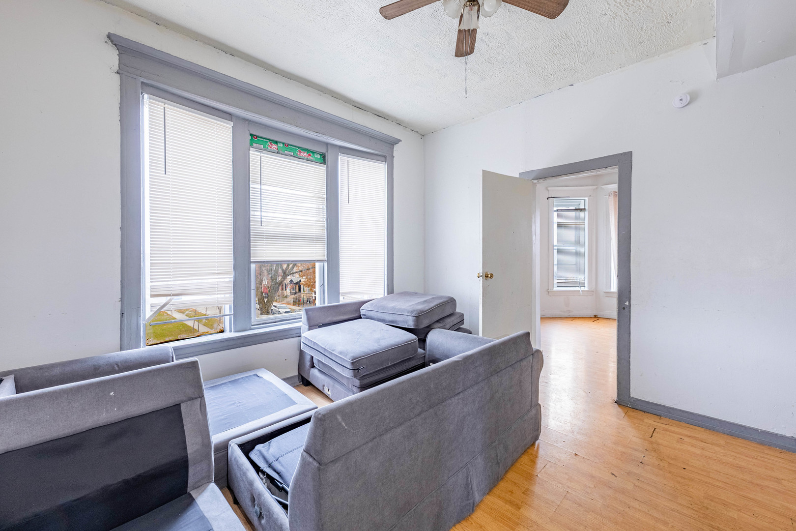 1600 S Saint Louis Avenue