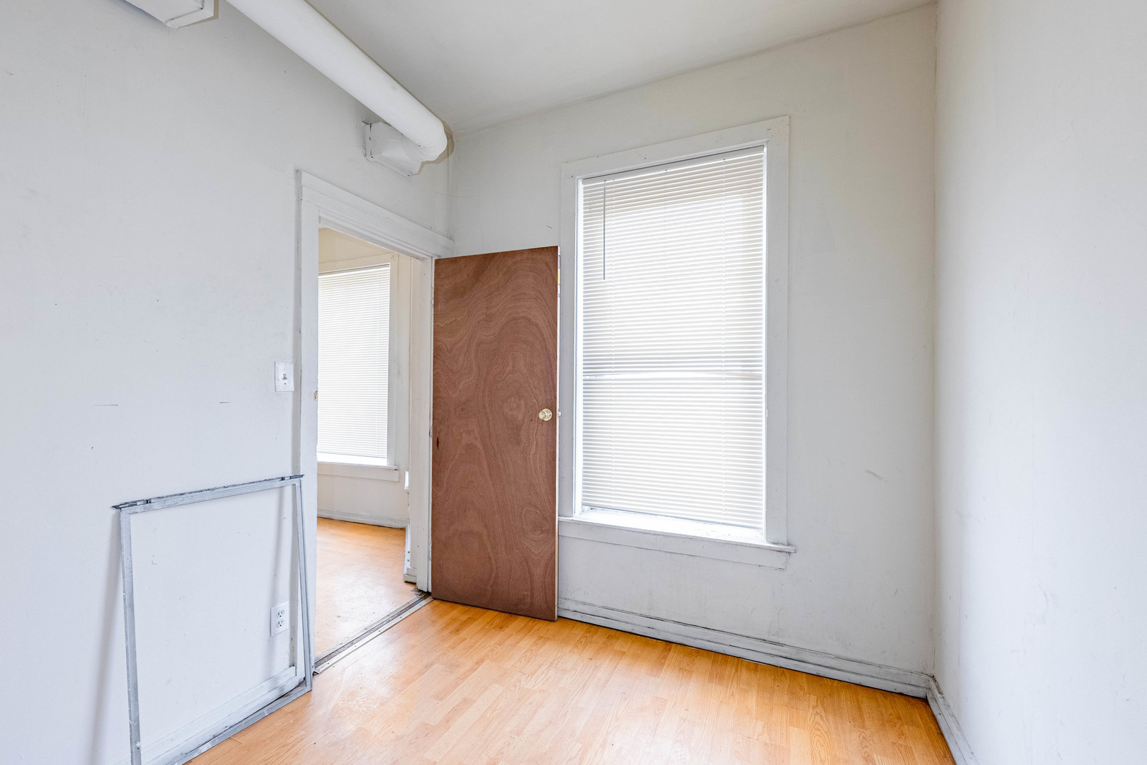 1600 S Saint Louis Avenue