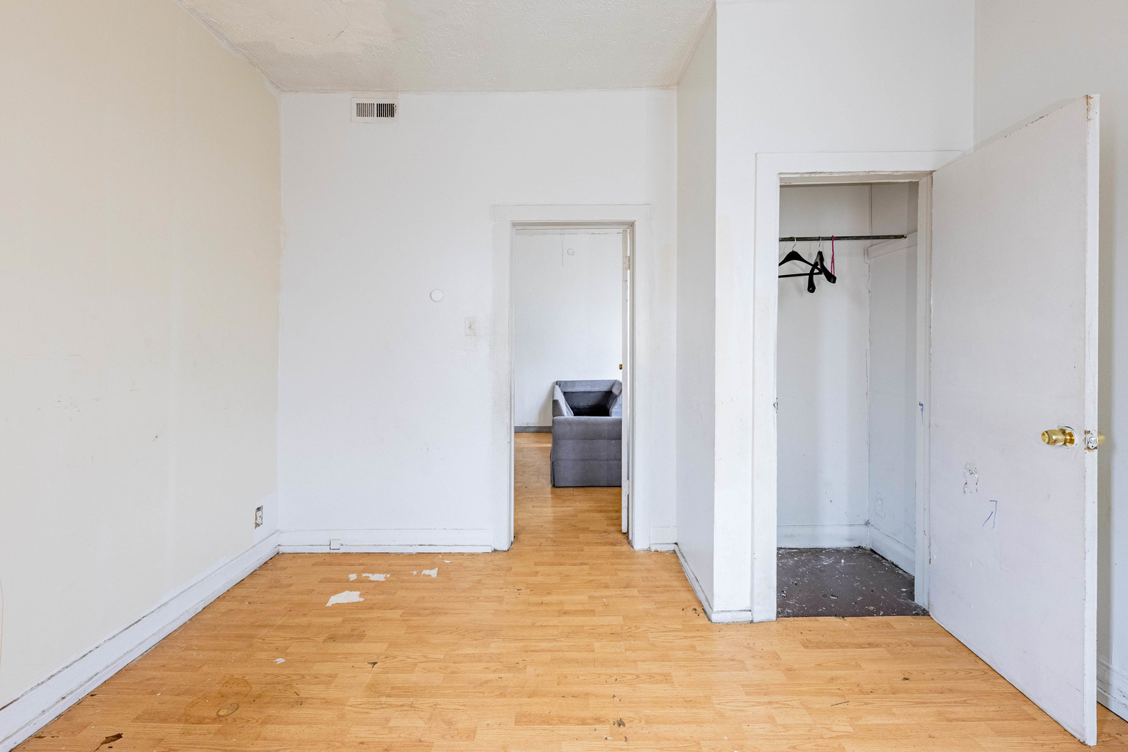 1600 S Saint Louis Avenue
