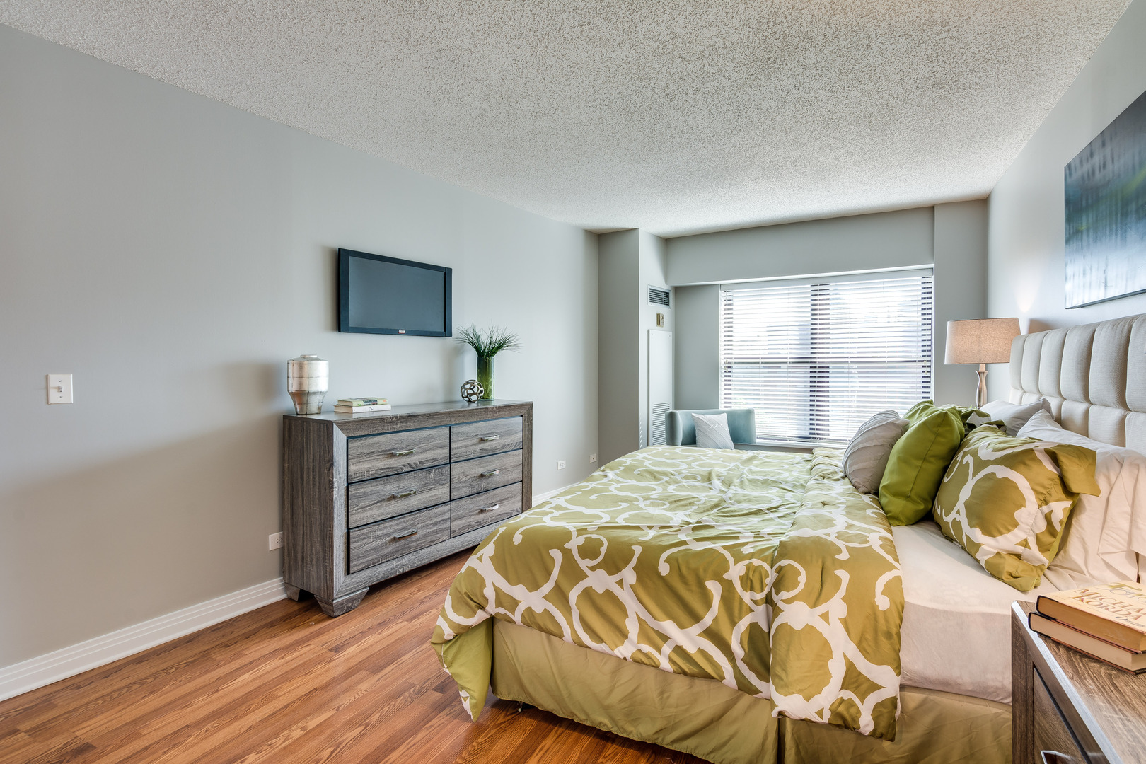 350 W Belden Avenue Unit: 308