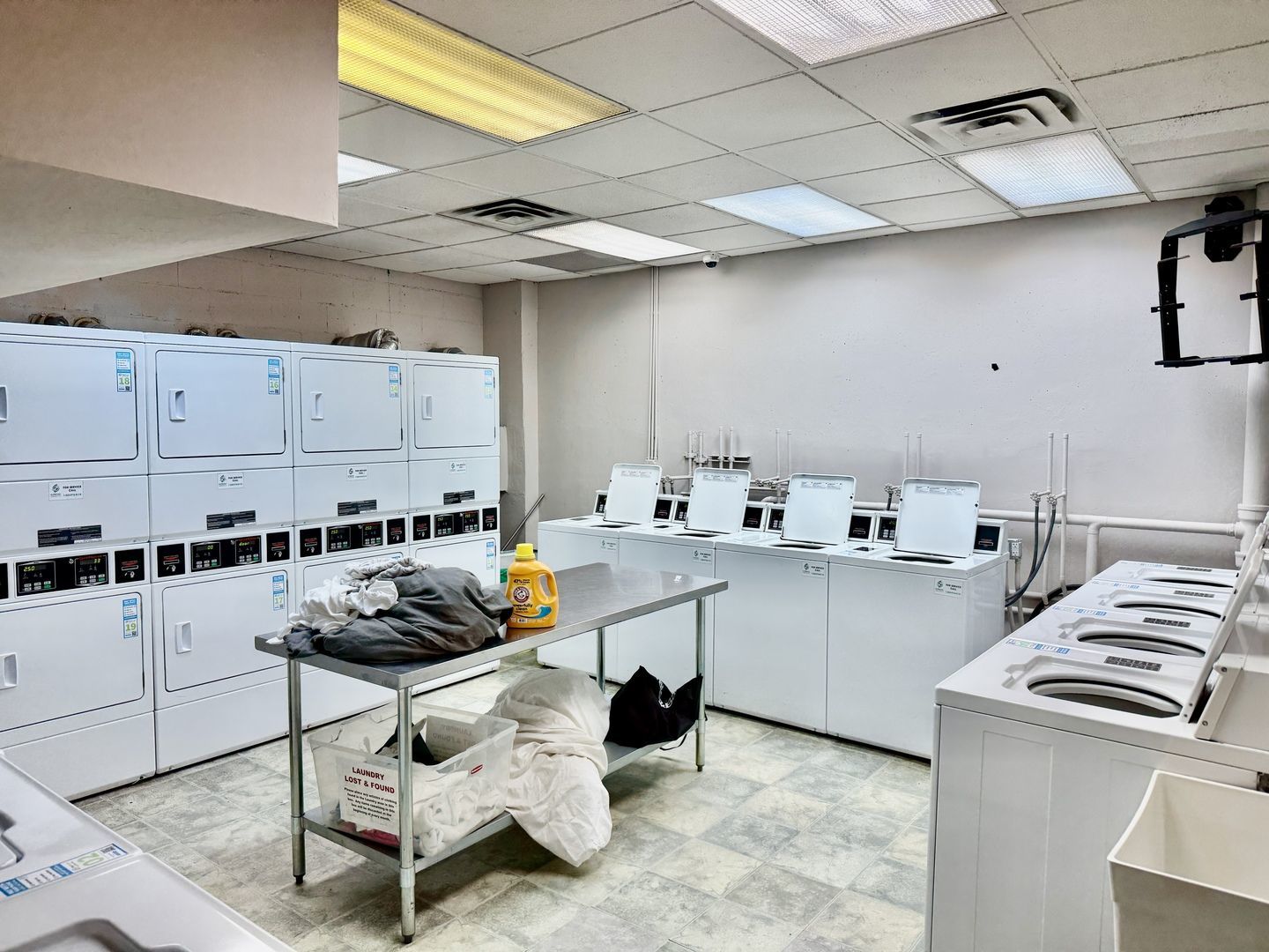 33 W Delaware Place Unit: 9C