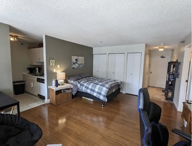 33 W Delaware Place Unit: 9C