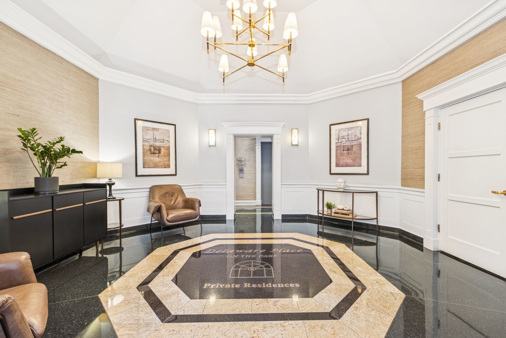 33 W Delaware Place Unit: 9C