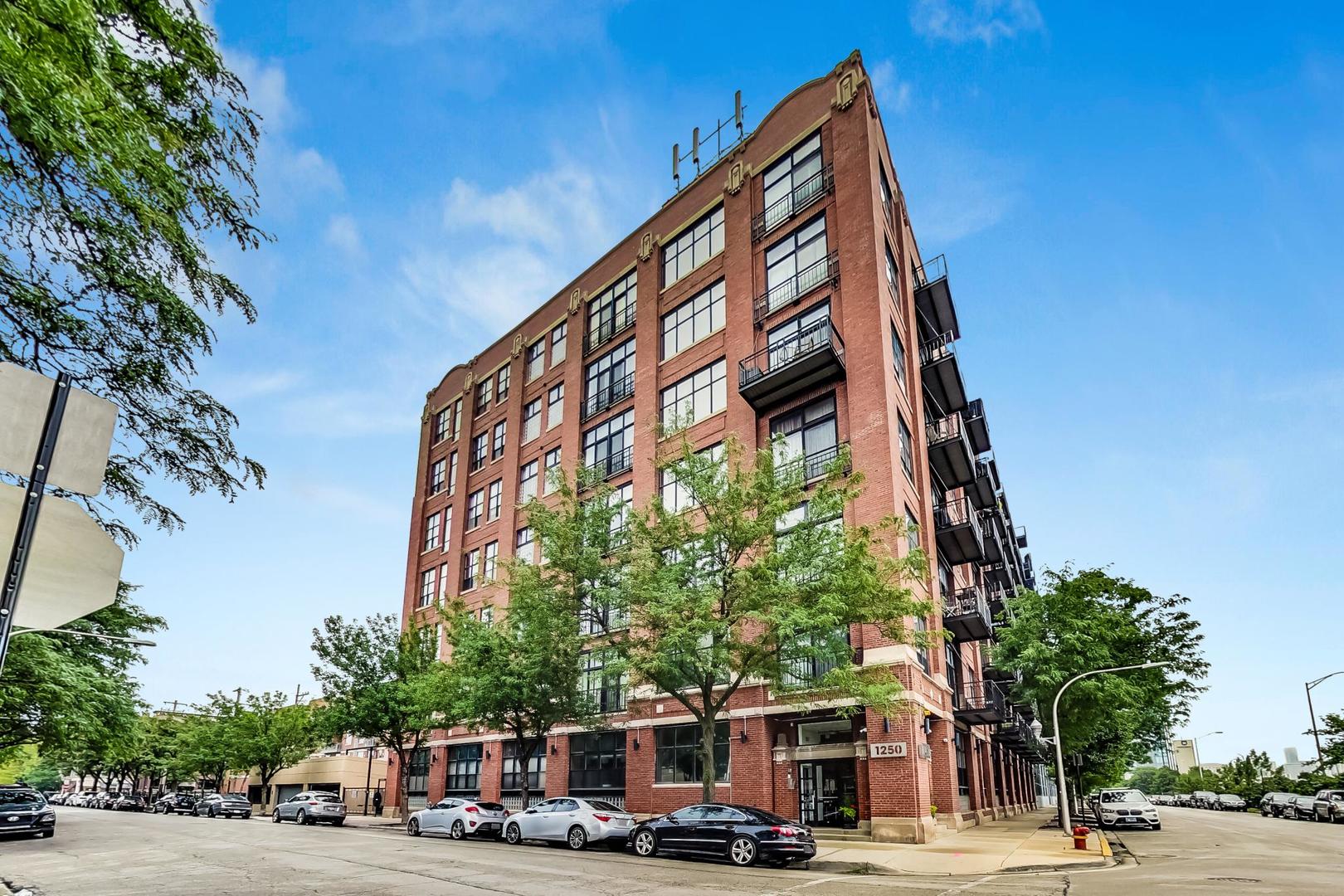 1250 W Van Buren Street Unit: 1A