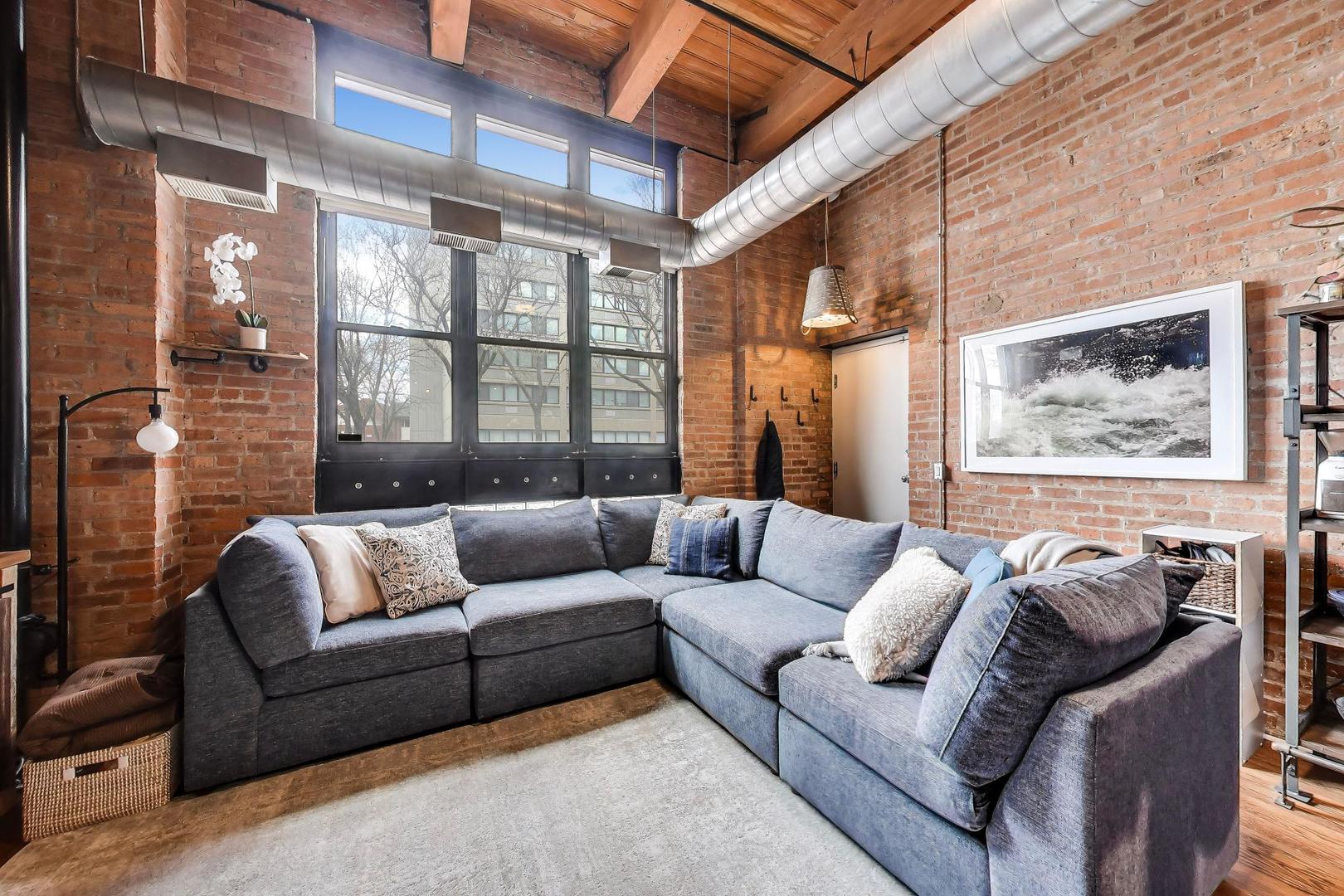 1250 W Van Buren Street Unit: 1A