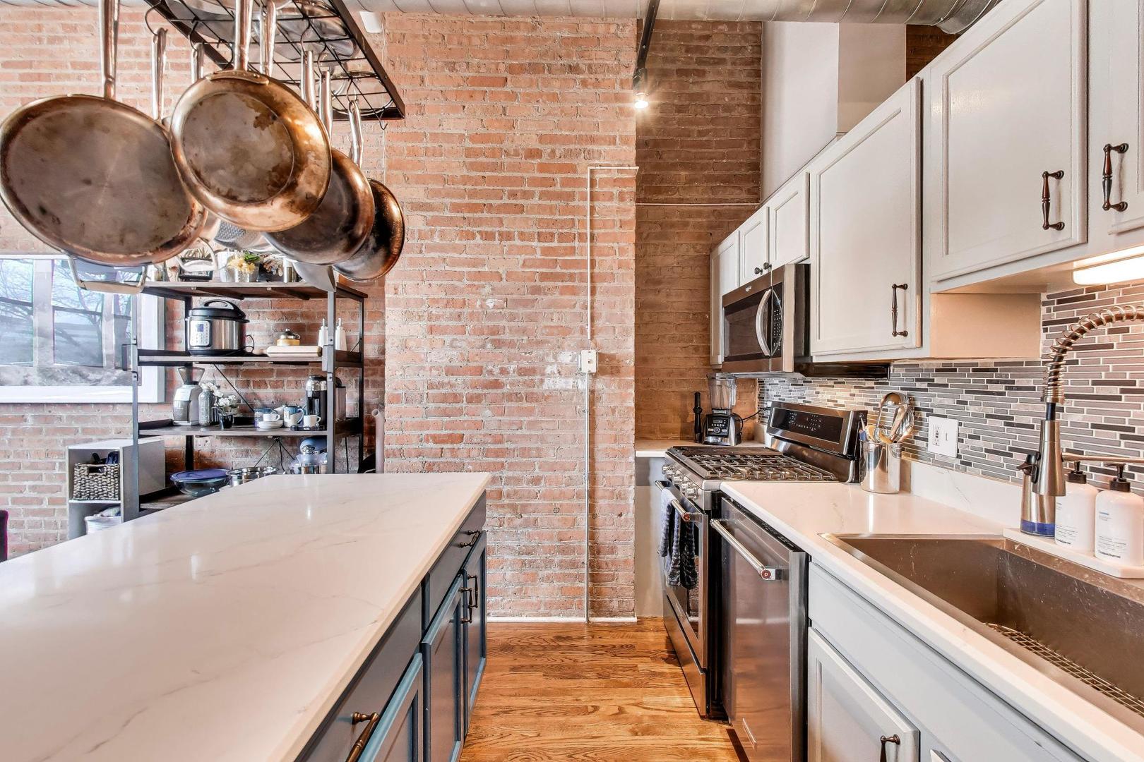 1250 W Van Buren Street Unit: 1A