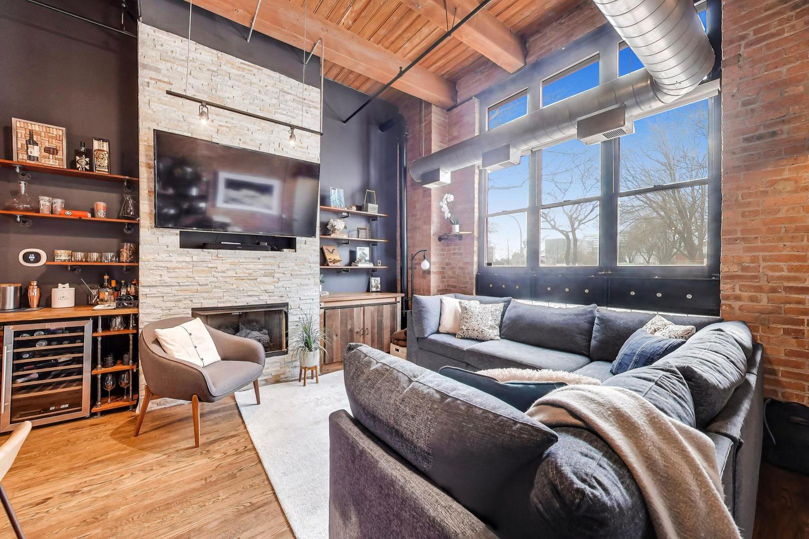 1250 W Van Buren Street Unit: 1A