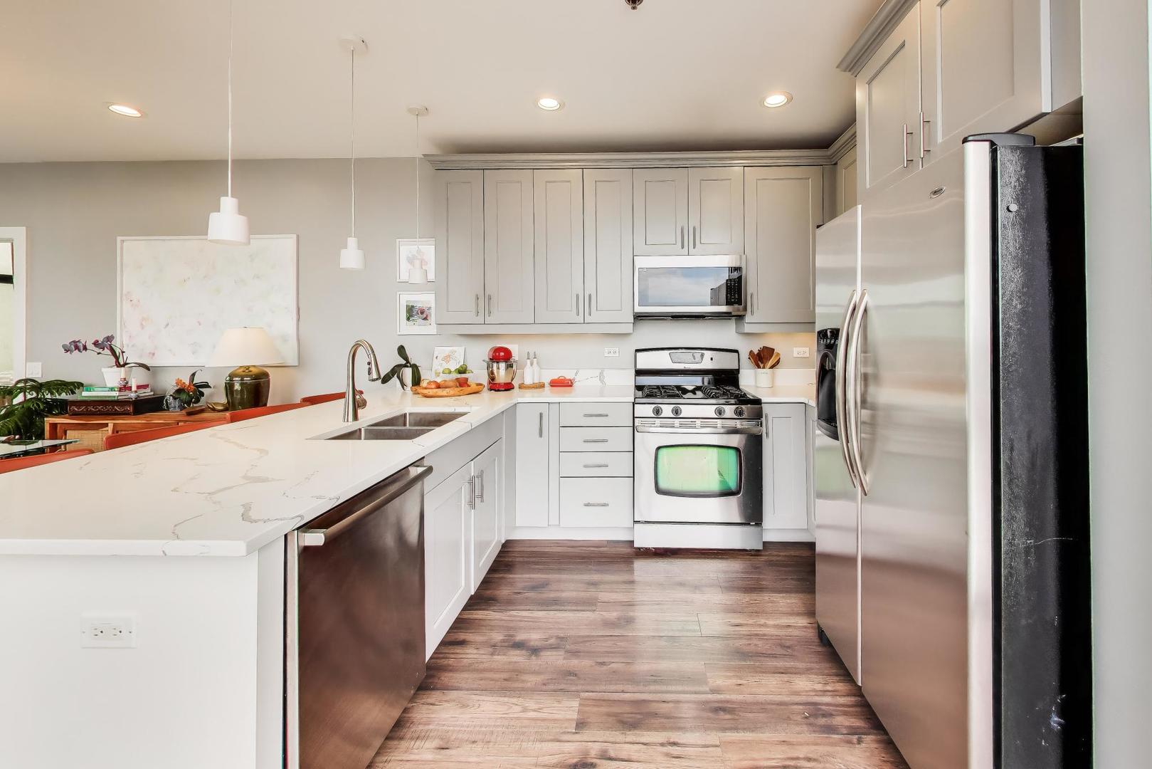 3946 N Ravenswood Avenue Unit: 605
