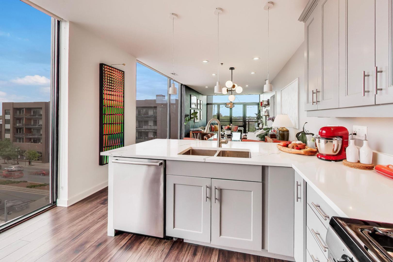 3946 N Ravenswood Avenue Unit: 605