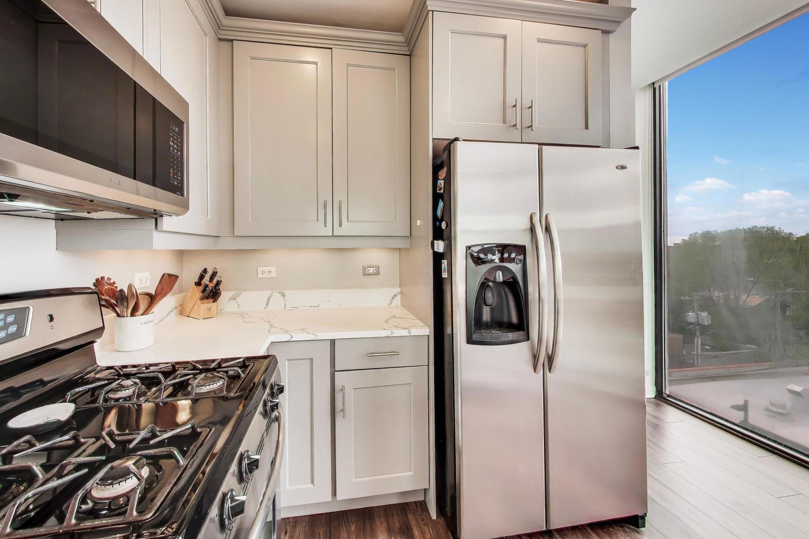 3946 N Ravenswood Avenue Unit: 605