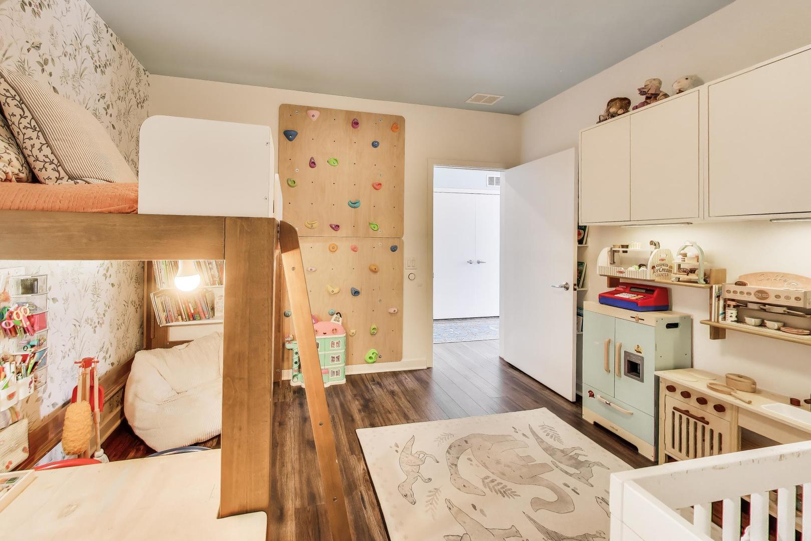 3946 N Ravenswood Avenue Unit: 605