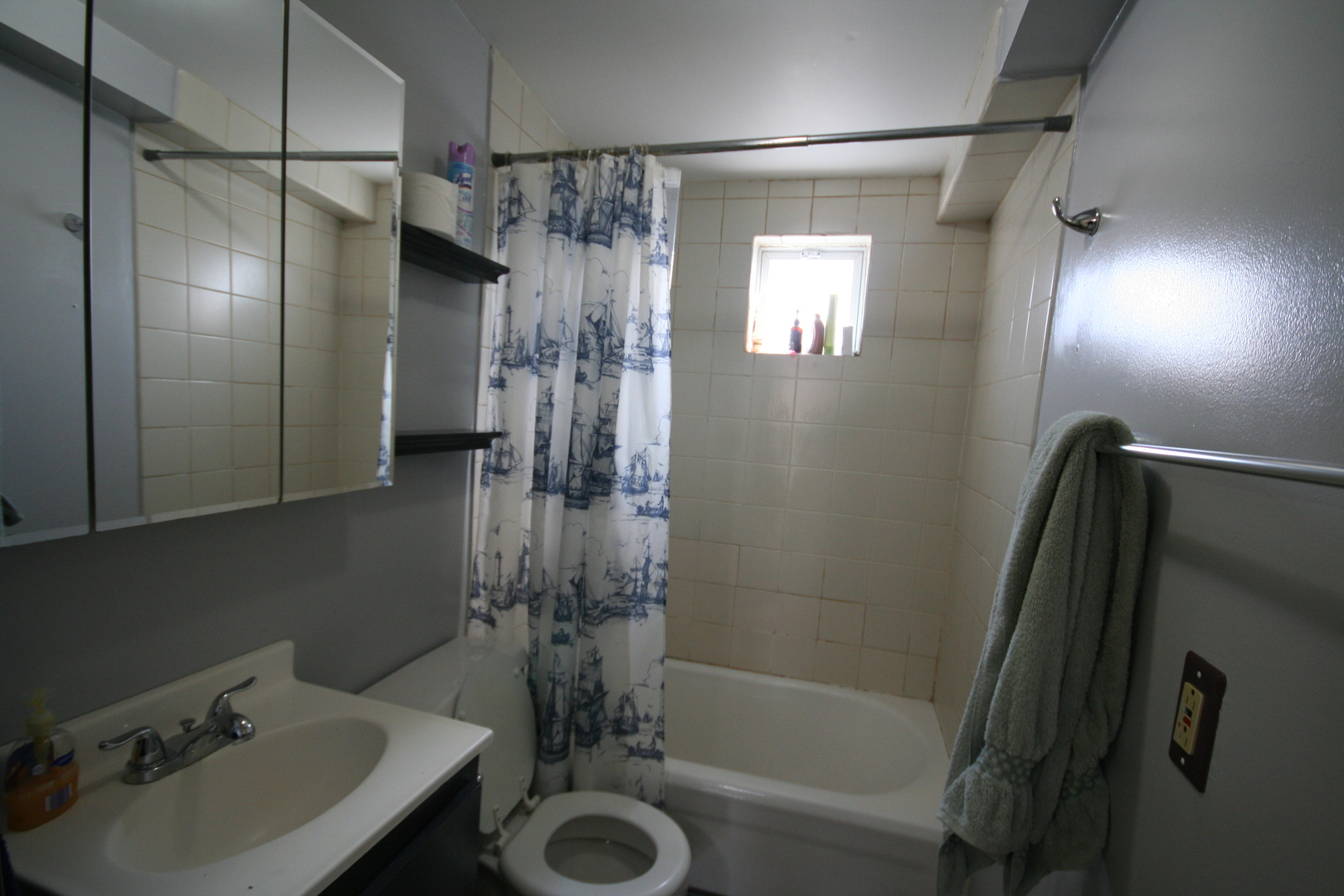 2647 W 24th Place