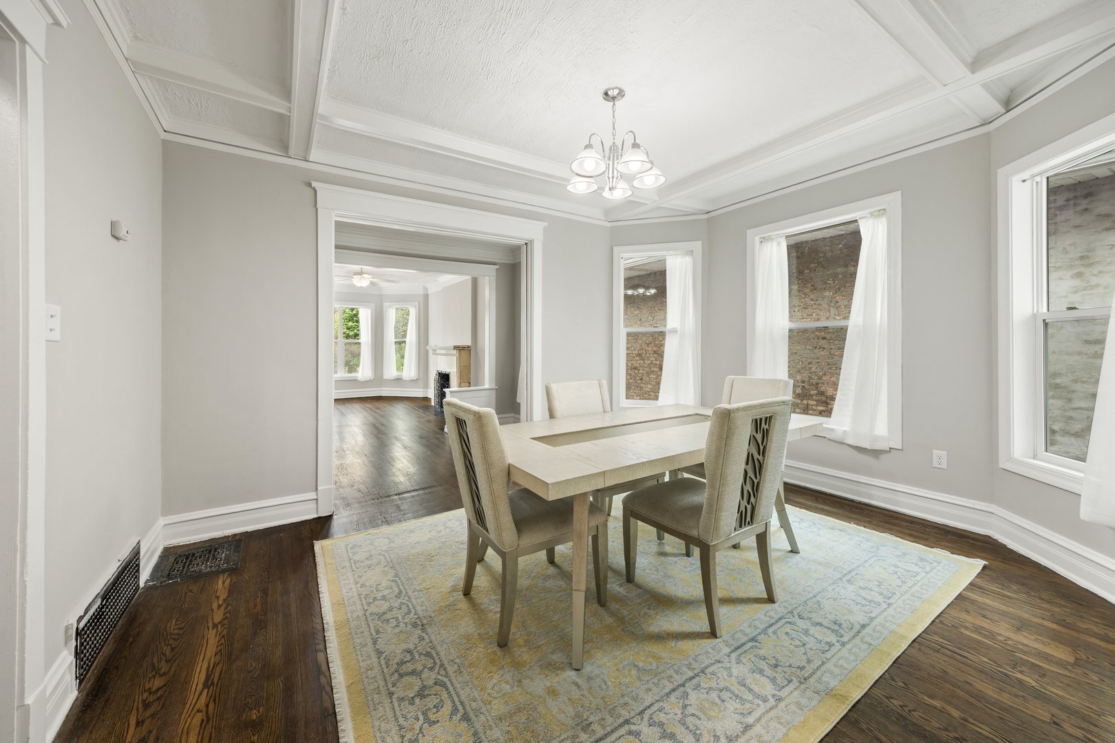 434 N Pine Avenue Unit: 2