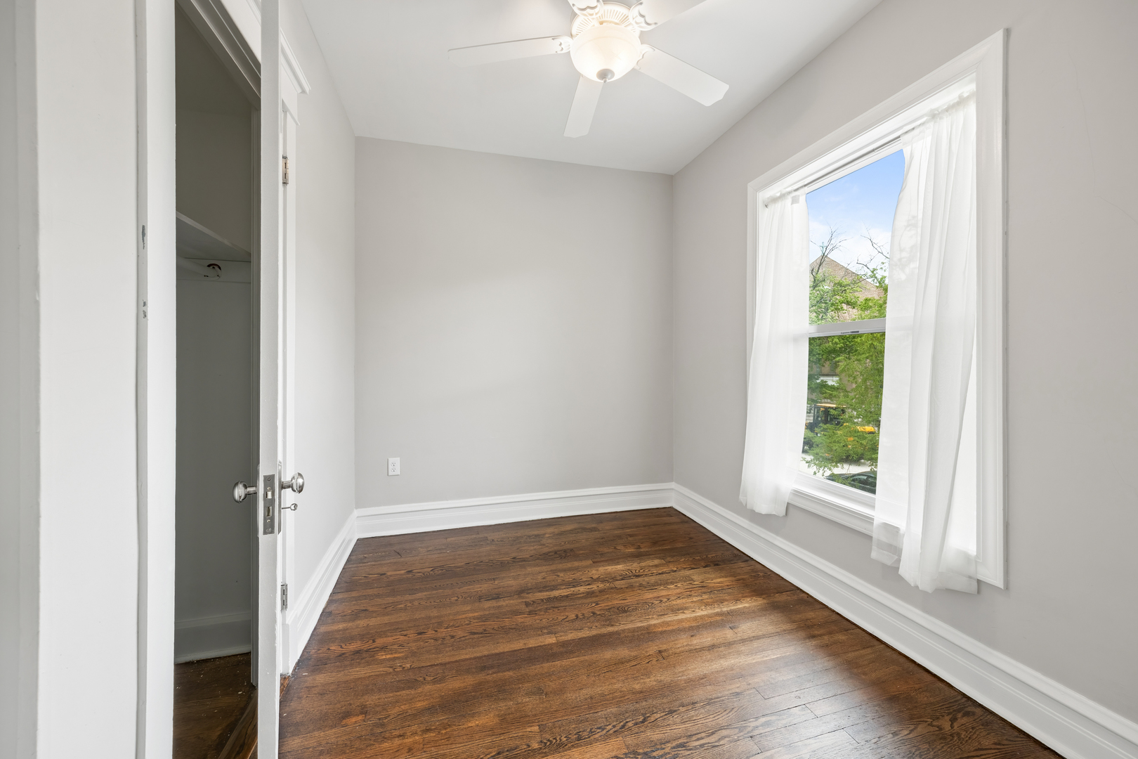 434 N Pine Avenue Unit: 2