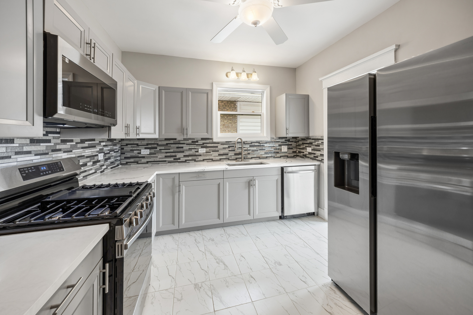 434 N Pine Avenue Unit: 2
