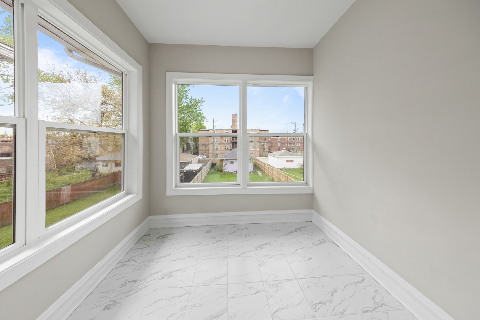 434 N Pine Avenue Unit: 2