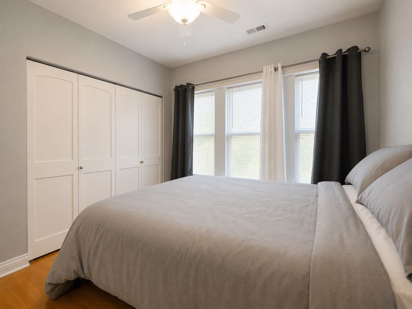 6711 N Lakewood Avenue Unit: 2N