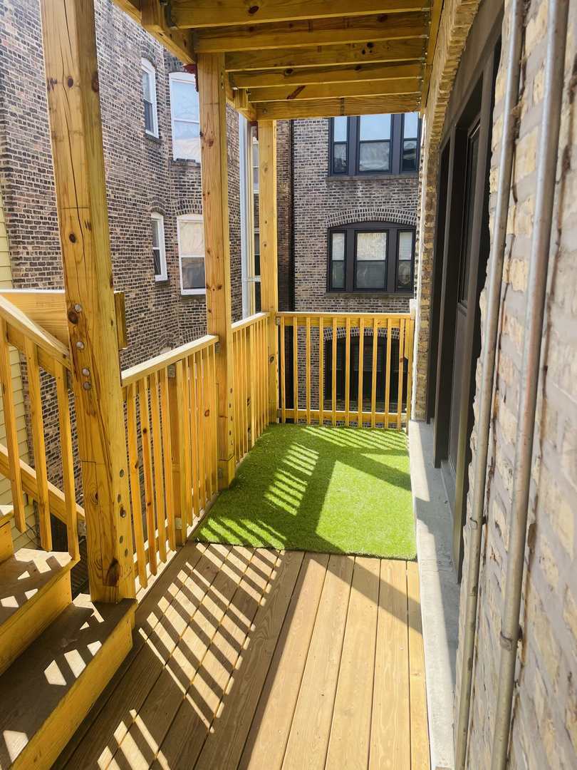 6711 N Lakewood Avenue Unit: 2N