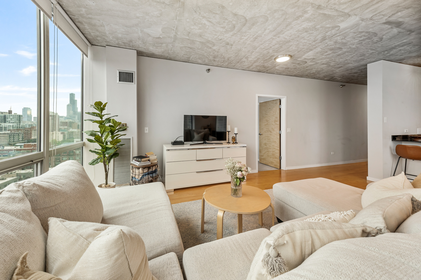 1845 S MICHIGAN Avenue Unit: 1605