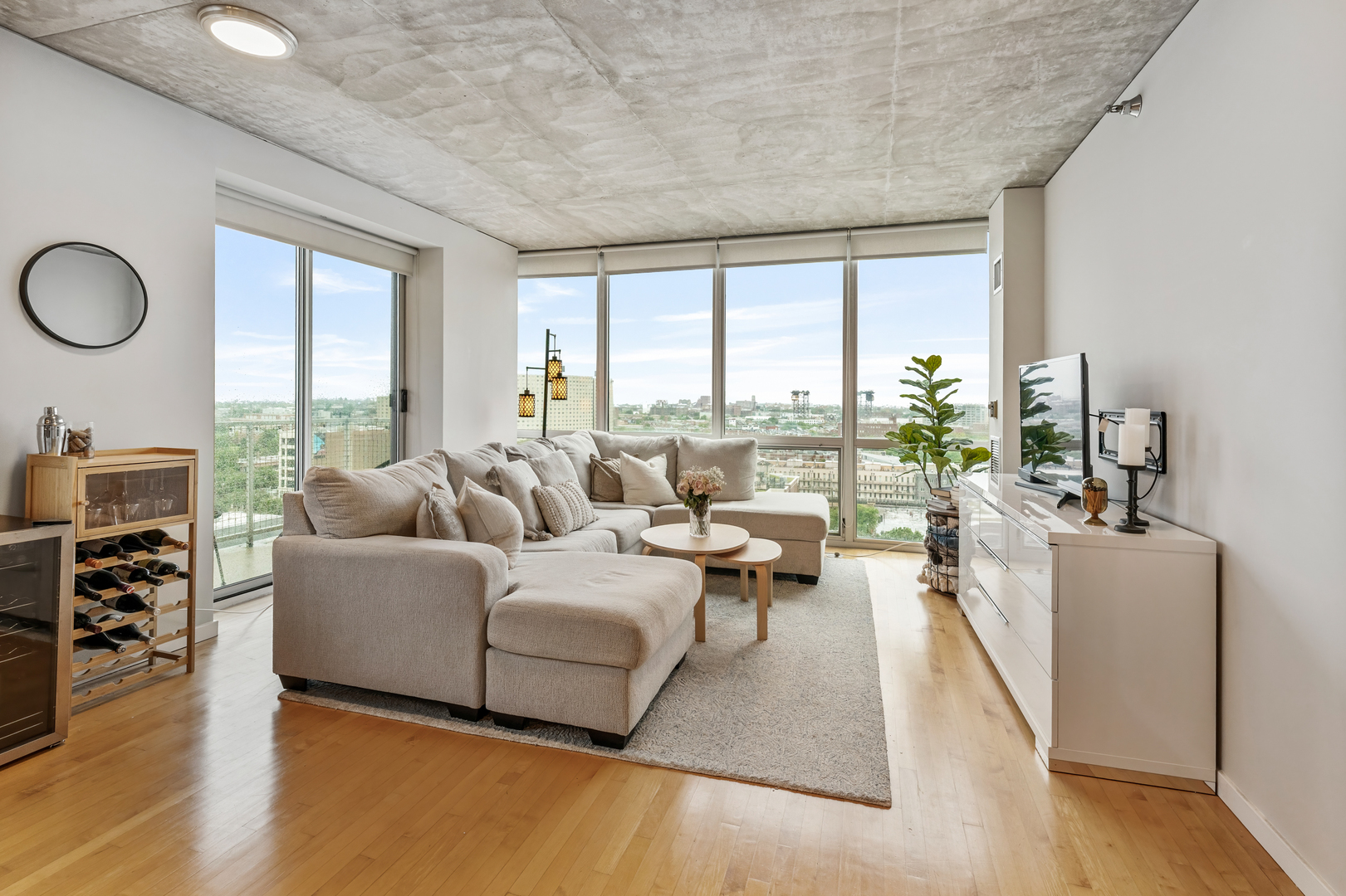 1845 S MICHIGAN Avenue Unit: 1605