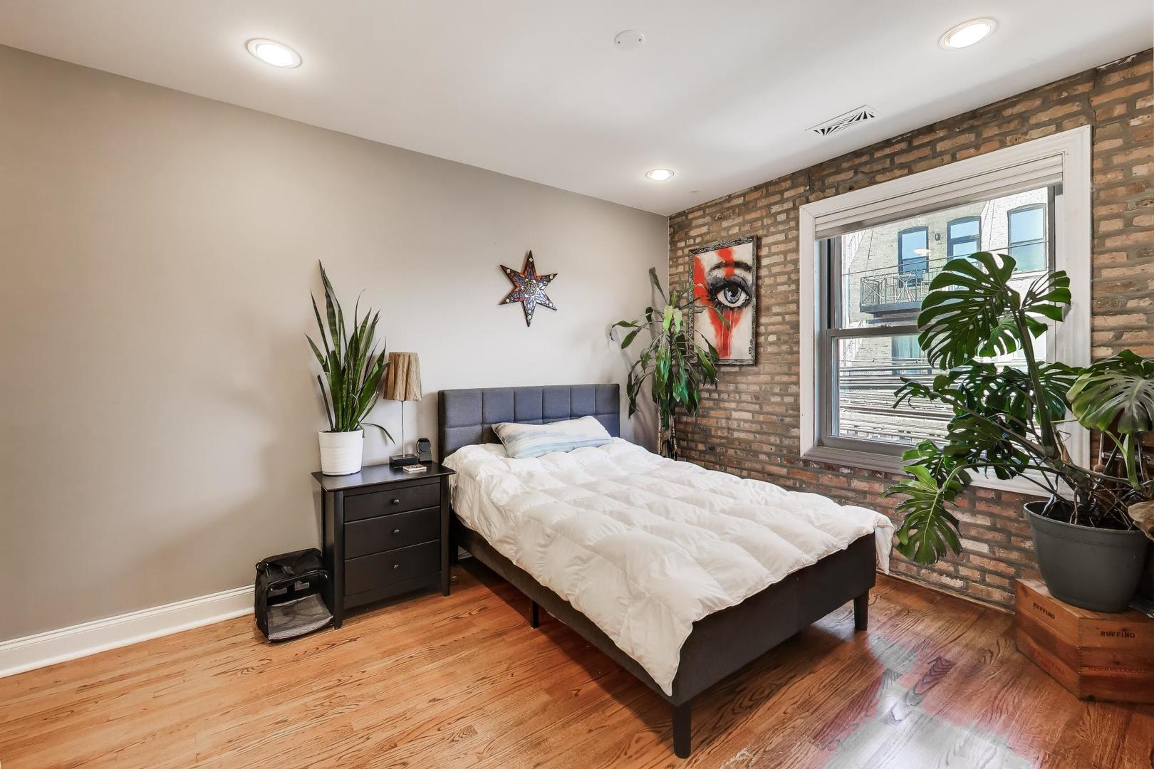 1378 N Wolcott Avenue Unit: 2B