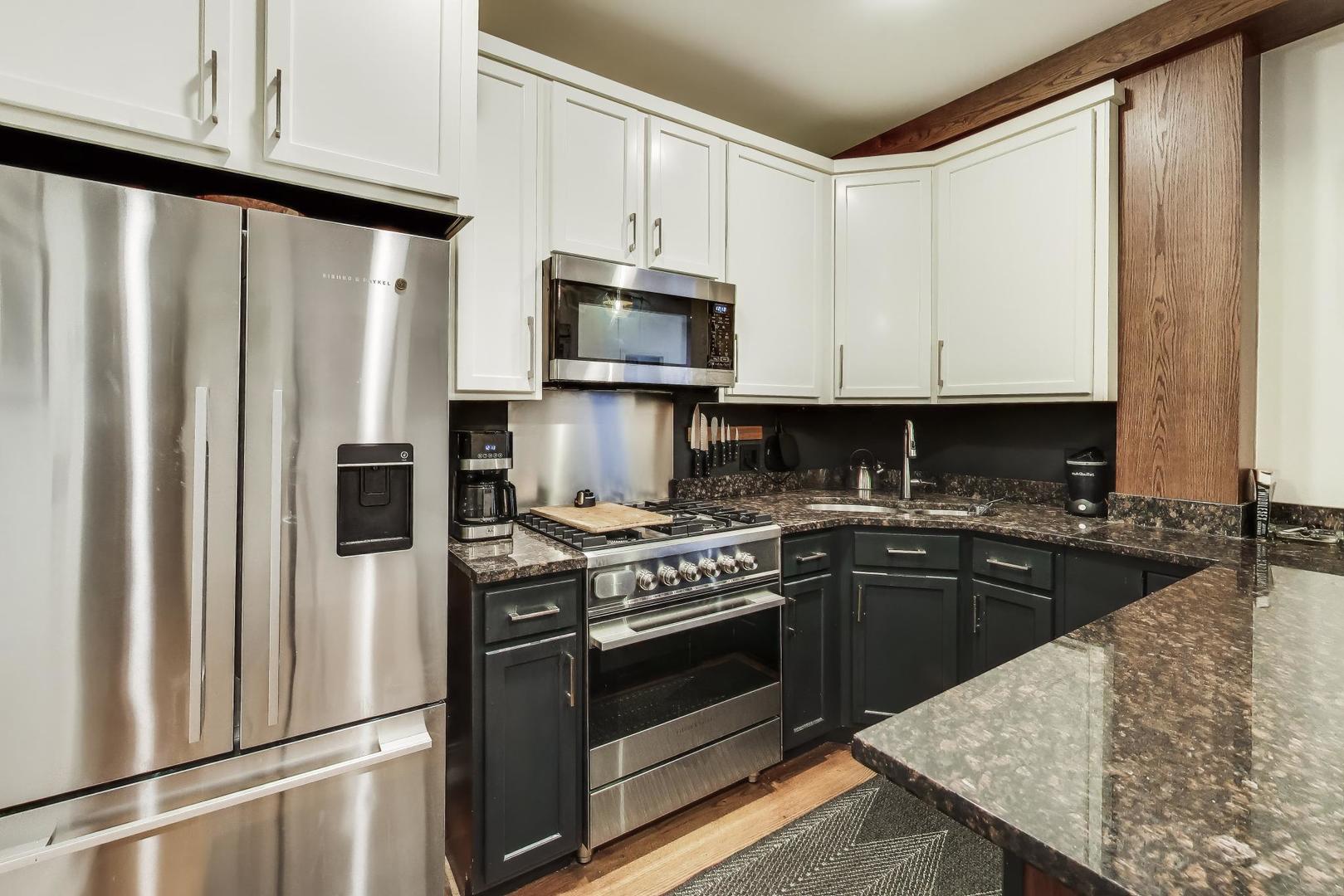 1378 N Wolcott Avenue Unit: 2B