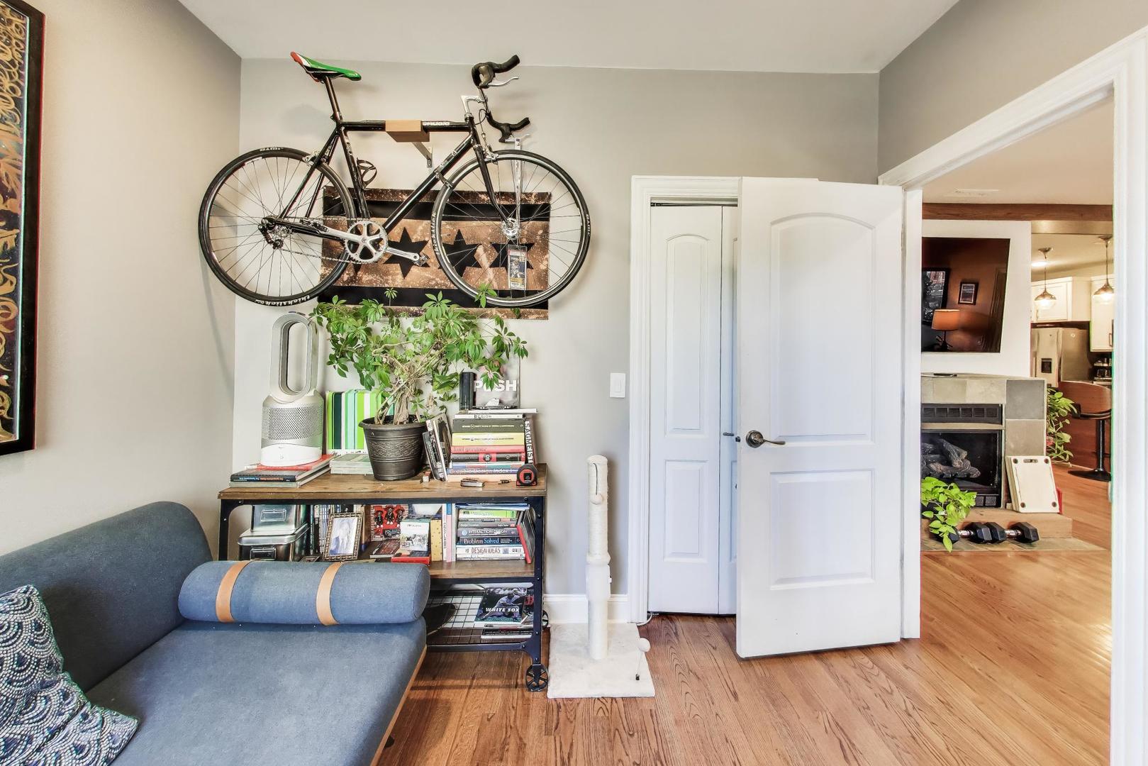 1378 N Wolcott Avenue Unit: 2B