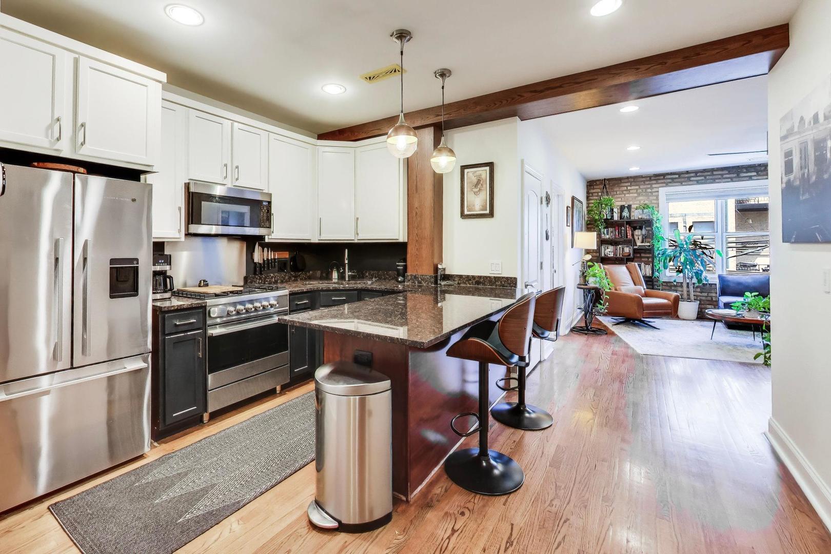 1378 N Wolcott Avenue Unit: 2B