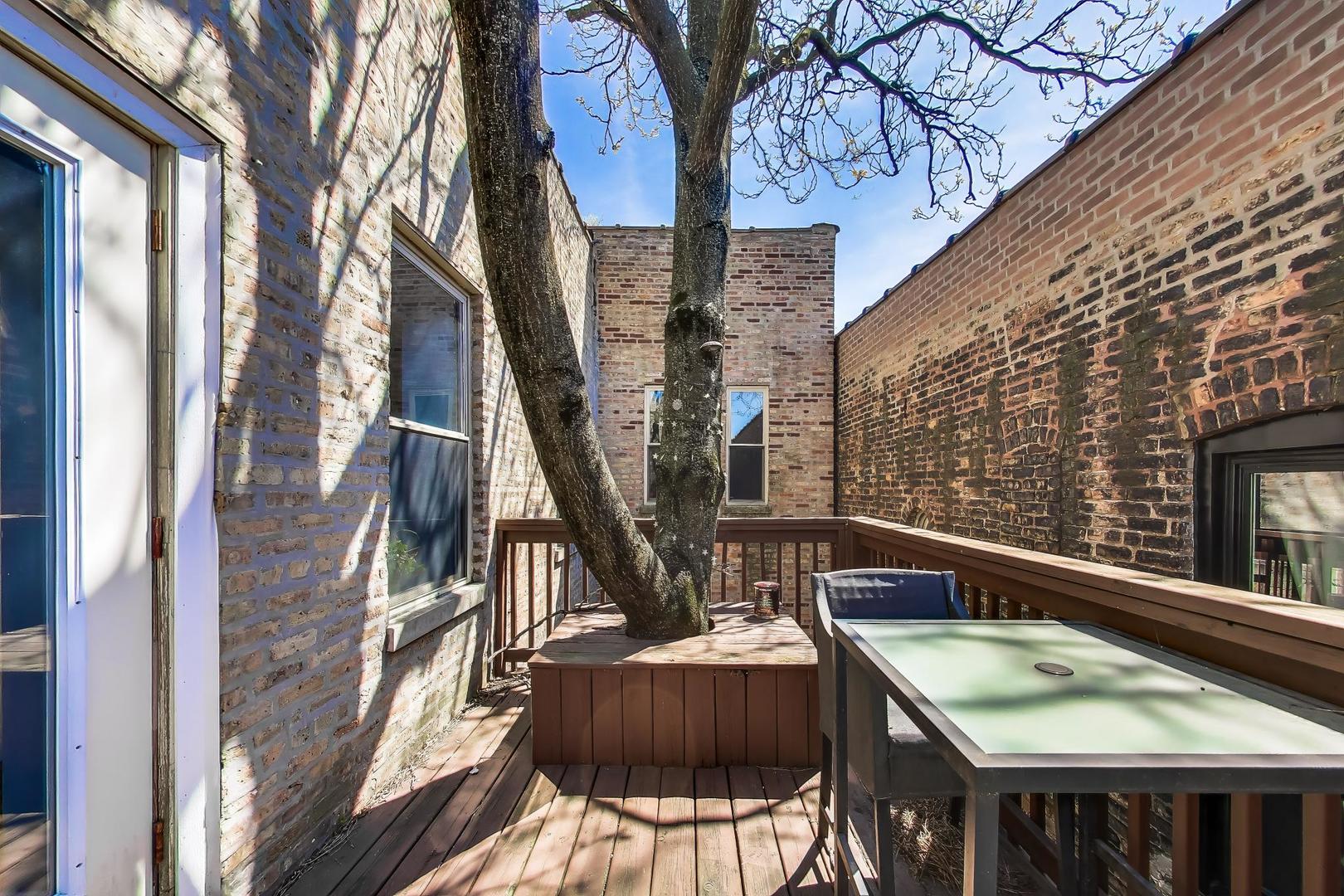 1378 N Wolcott Avenue Unit: 2B