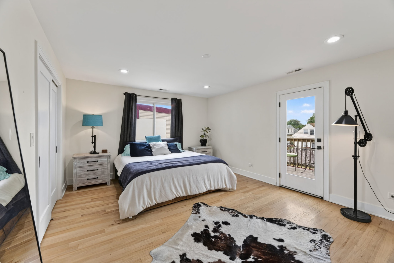 2128 N Lawler Avenue