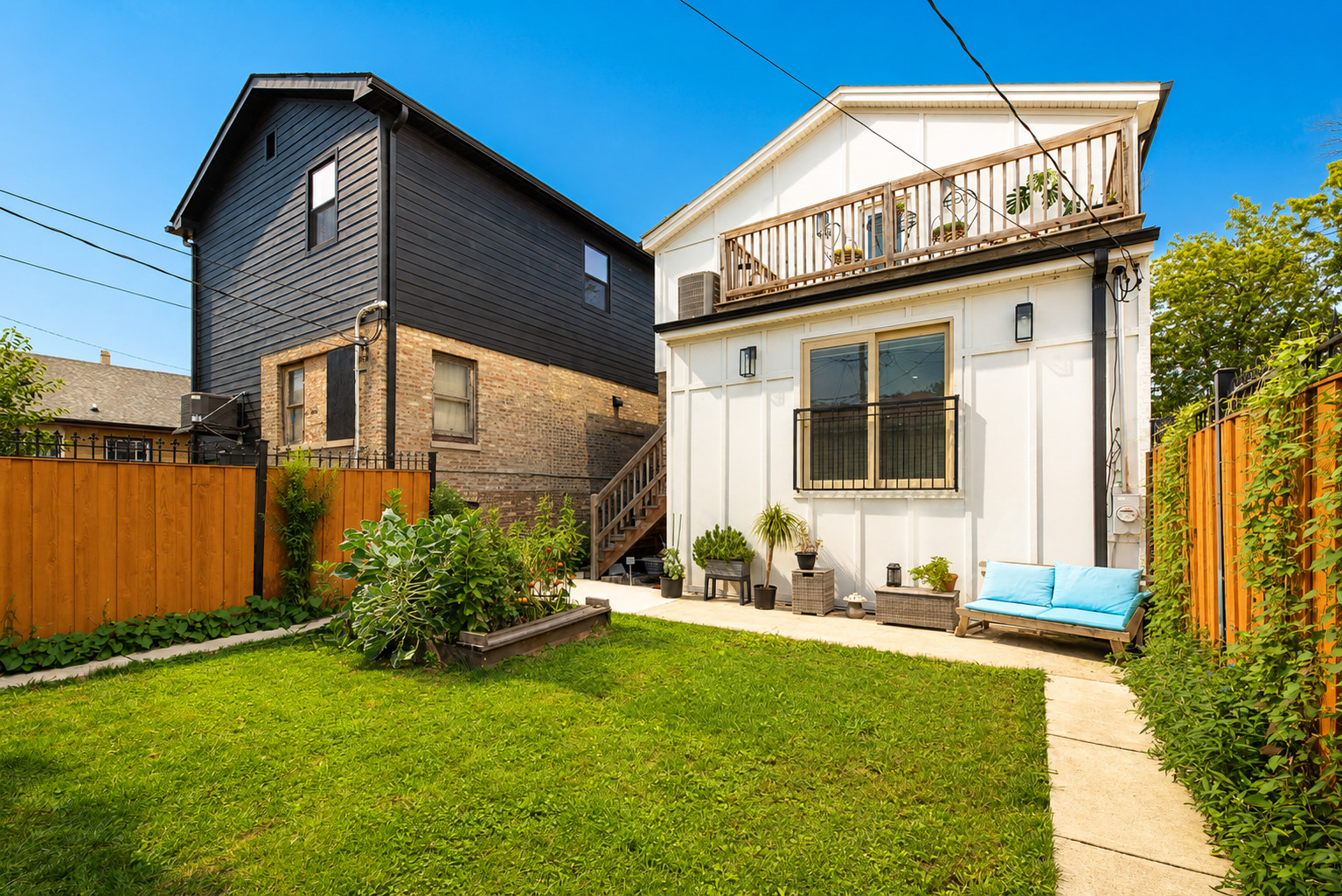 2128 N Lawler Avenue