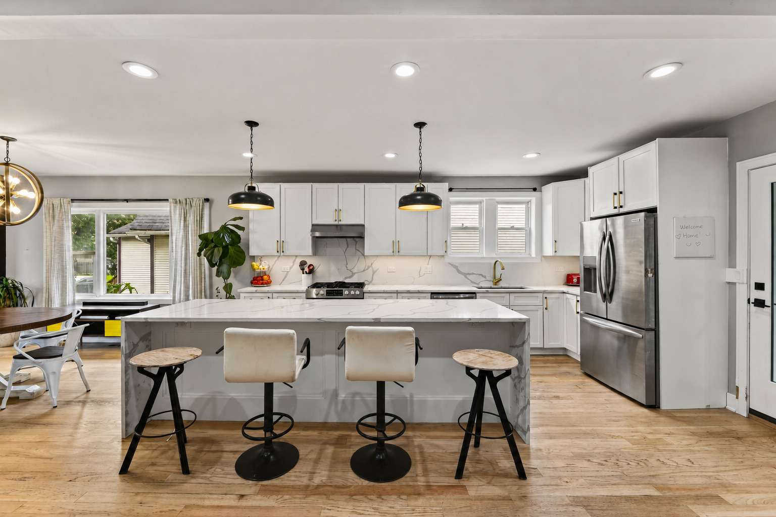 2128 N Lawler Avenue