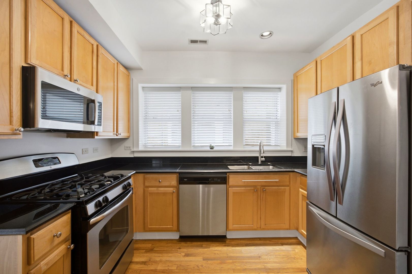 4542 N Albany Avenue Unit: 2