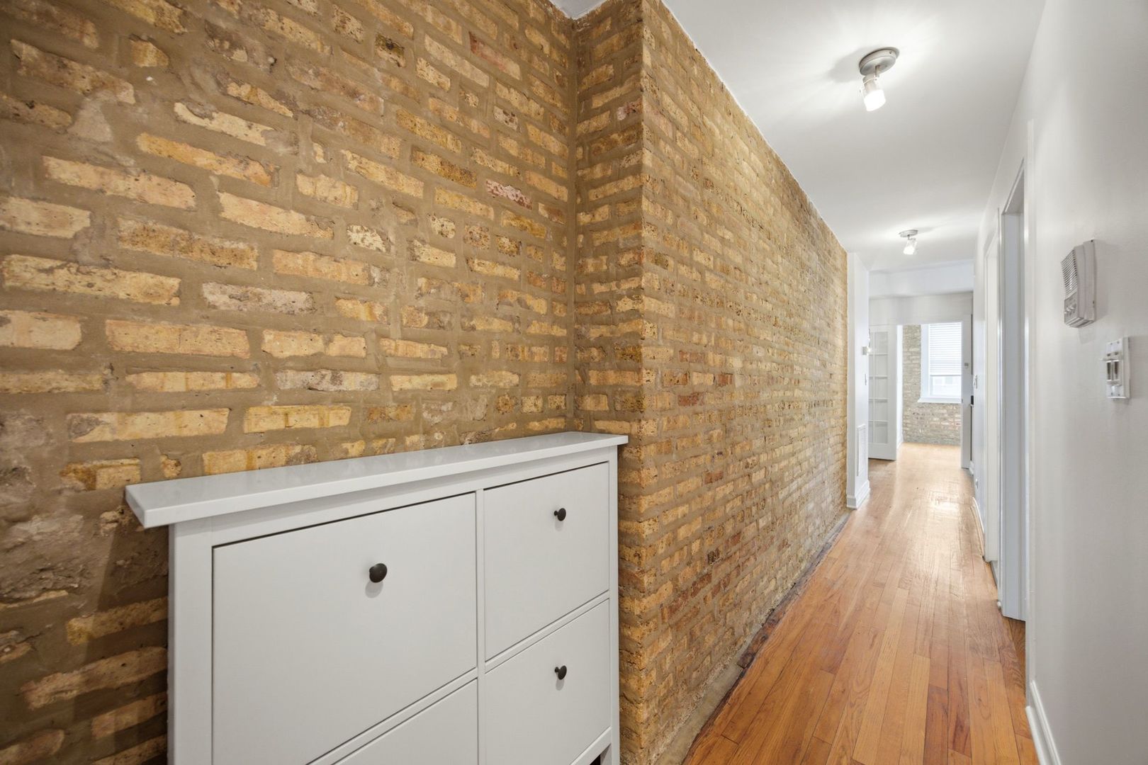 4542 N Albany Avenue Unit: 2