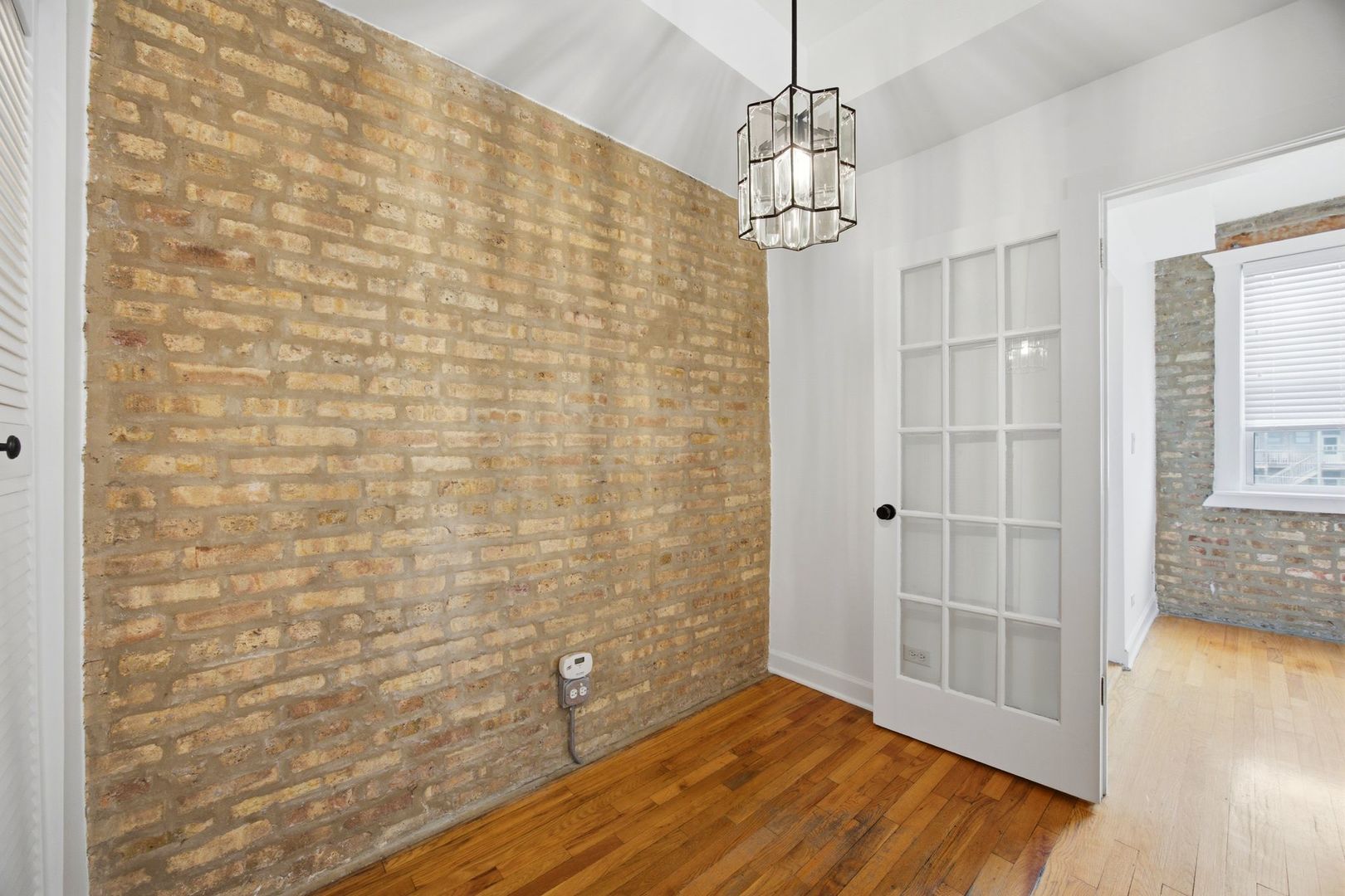 4542 N Albany Avenue Unit: 2
