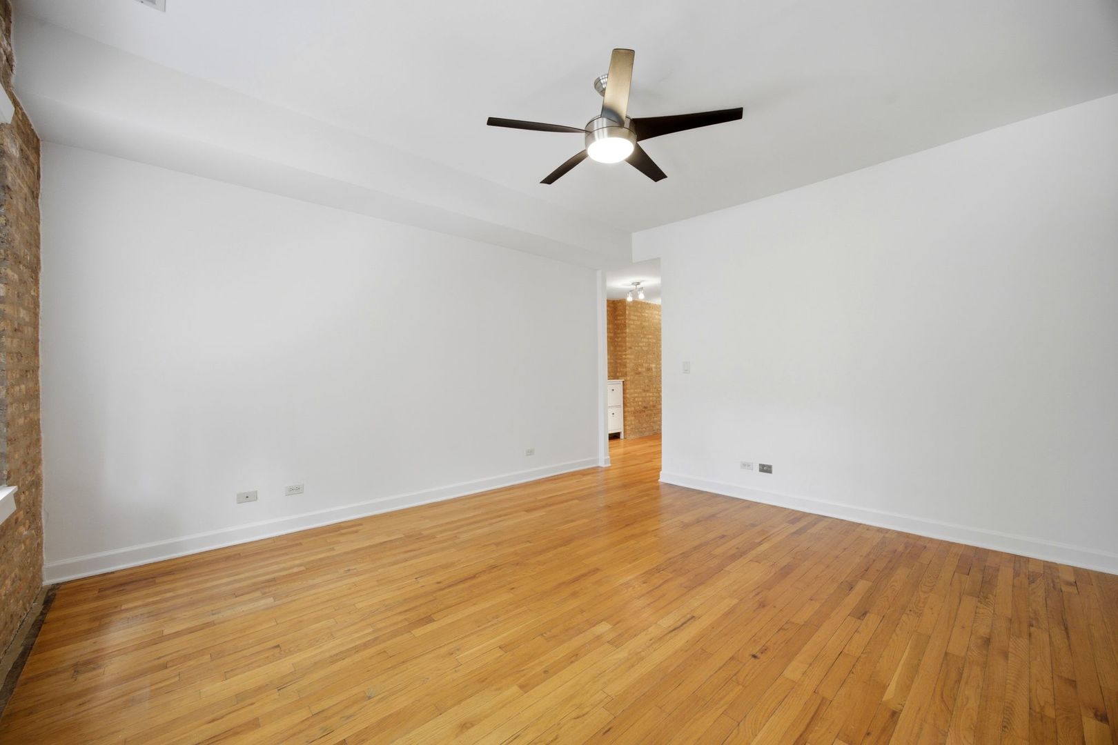 4542 N Albany Avenue Unit: 2
