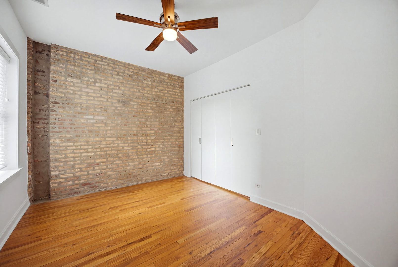 4542 N Albany Avenue Unit: 2