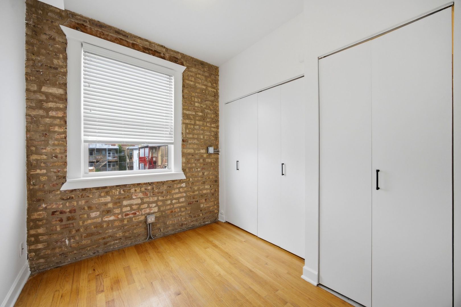 4542 N Albany Avenue Unit: 2