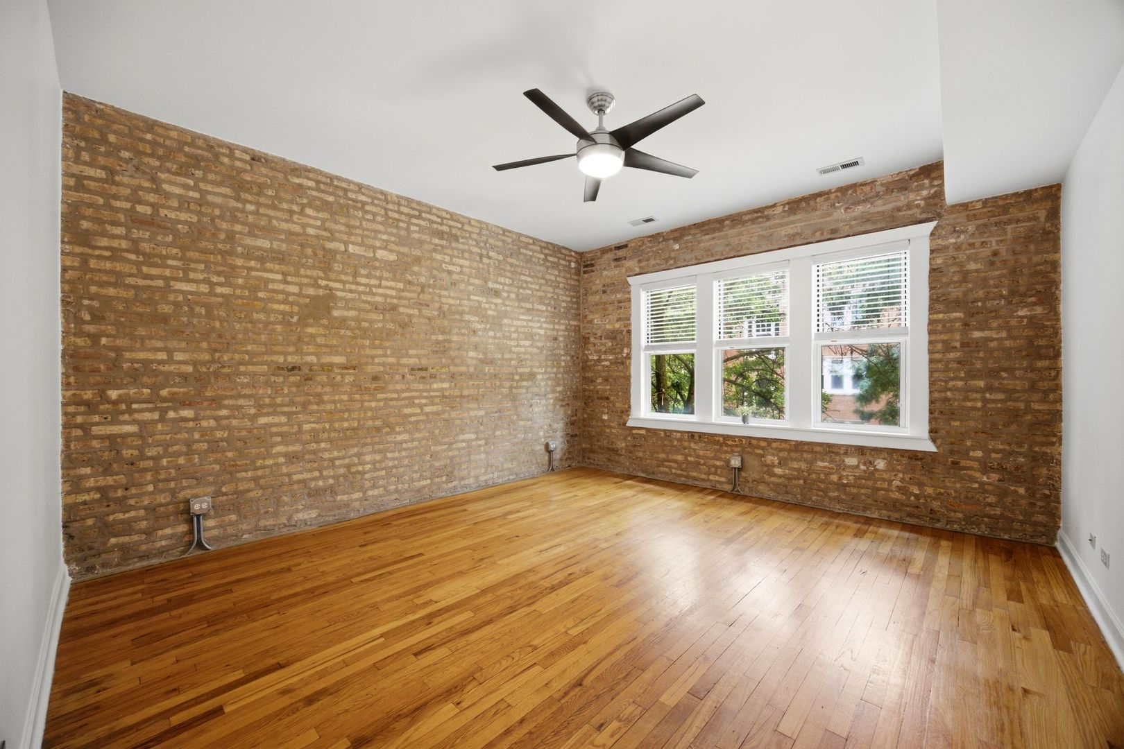 4542 N Albany Avenue Unit: 2