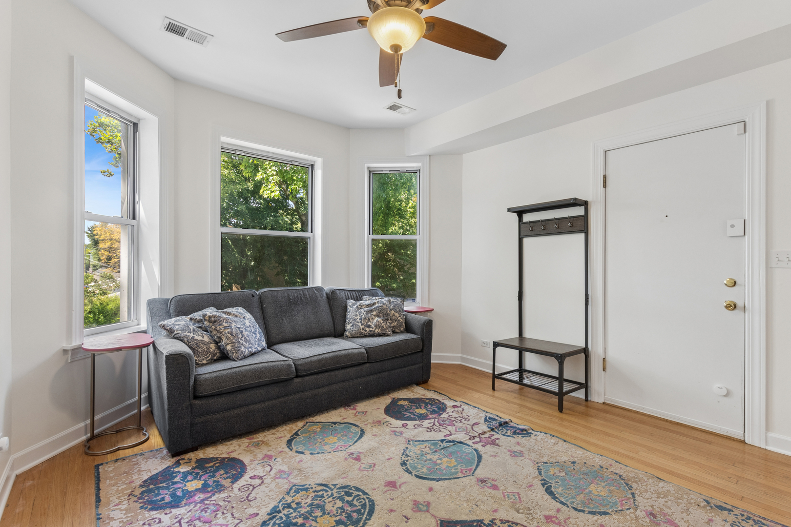 3649 N WOLCOTT Avenue Unit: 2