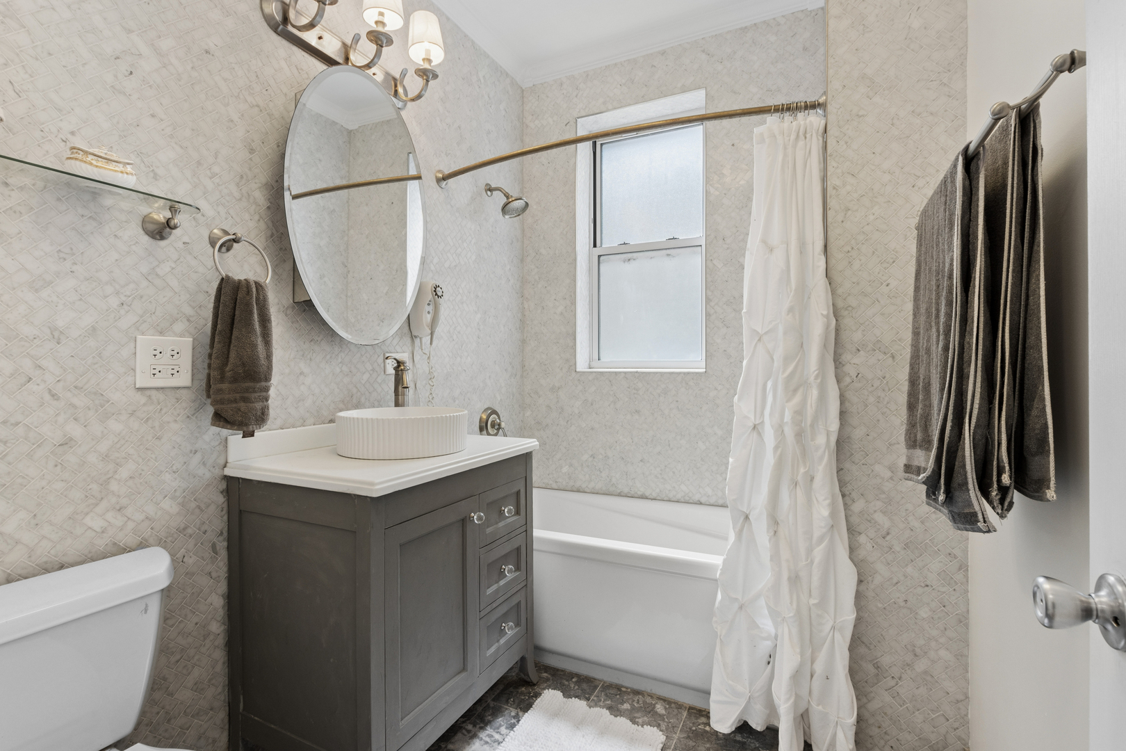 3649 N WOLCOTT Avenue Unit: 2