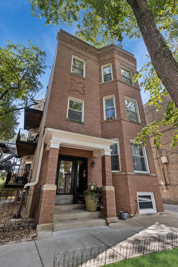 3649 N WOLCOTT Avenue Unit: 2