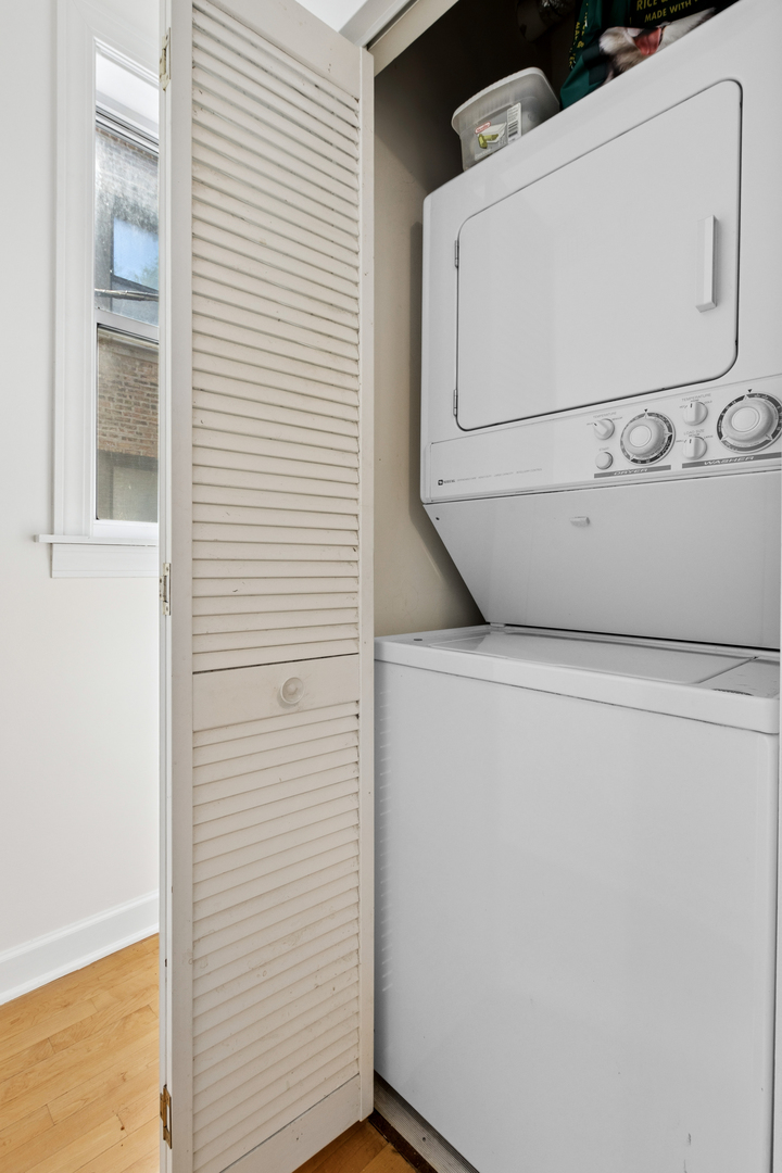 3649 N WOLCOTT Avenue Unit: 2