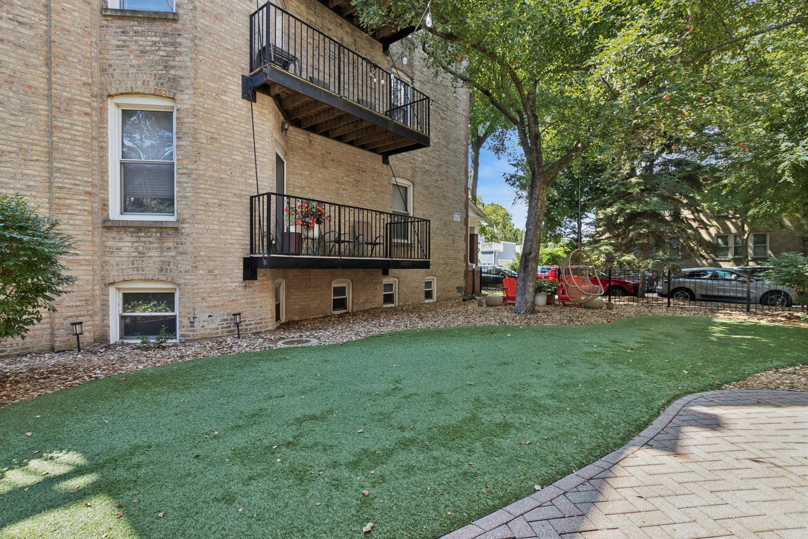 3649 N WOLCOTT Avenue Unit: 2